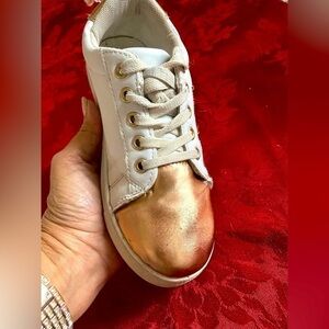 Beverly Hills Polo Club girls metallic rose gold fashion sneakers-Pre loved